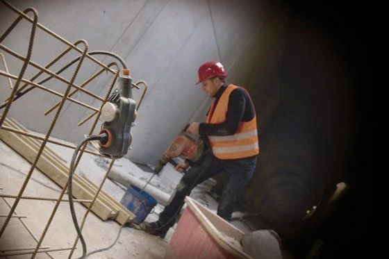 Brennenstuhl ProfessionalLINE Verlengkabel + PB 15m RN 3G1,5 1100 IP54 - 9161150160 4 Brennenstuhl ProfessionalLINE Verlengkabel + PB 15m RN 3G1,5 1100 IP54 - 9161150160 - Afbeelding 4