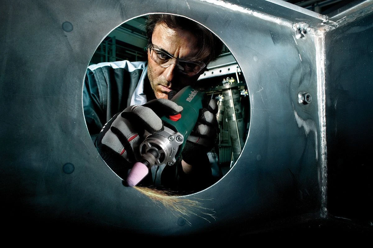 Metabo GE710 Compact 710W Rechte Slijper - 600615000 2 Metabo GE710 Compact 710W Rechte Slijper - 600615000 - Afbeelding 2