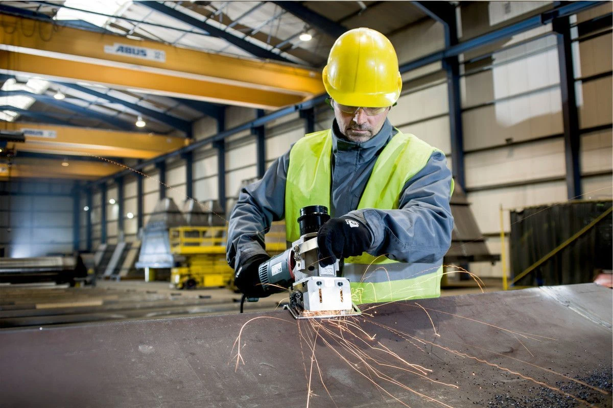 Metabo KFM16-15F 1600W Metaal Kantenfrees - 601753500 3 Metabo KFM16-15F 1600W Metaal Kantenfrees - 601753500 - Afbeelding 3